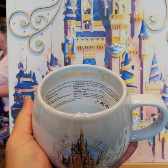 💝NWT WALT DISNEY WORLD 50TH ANNIVERSARY IRIDESCENT CINDERELLA CASTLE MUG - Picture 2 of 3